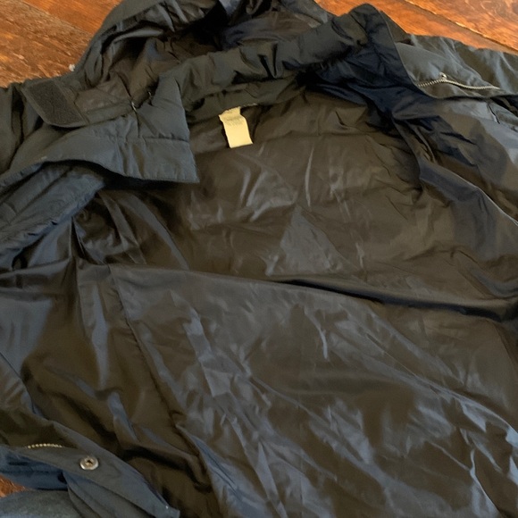 L.L. Bean Small Black Hooded Puffer Jacket - Picture 5 of 11